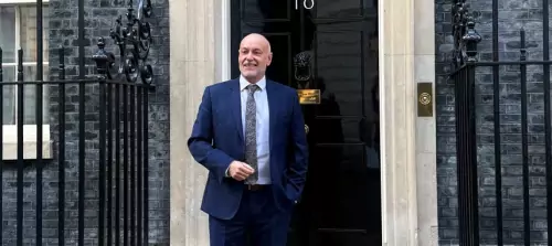 Scott Takes Starmer’s Seat In Downing Street Coup