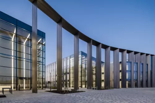 Nice Curves At Cambridge Colonnade